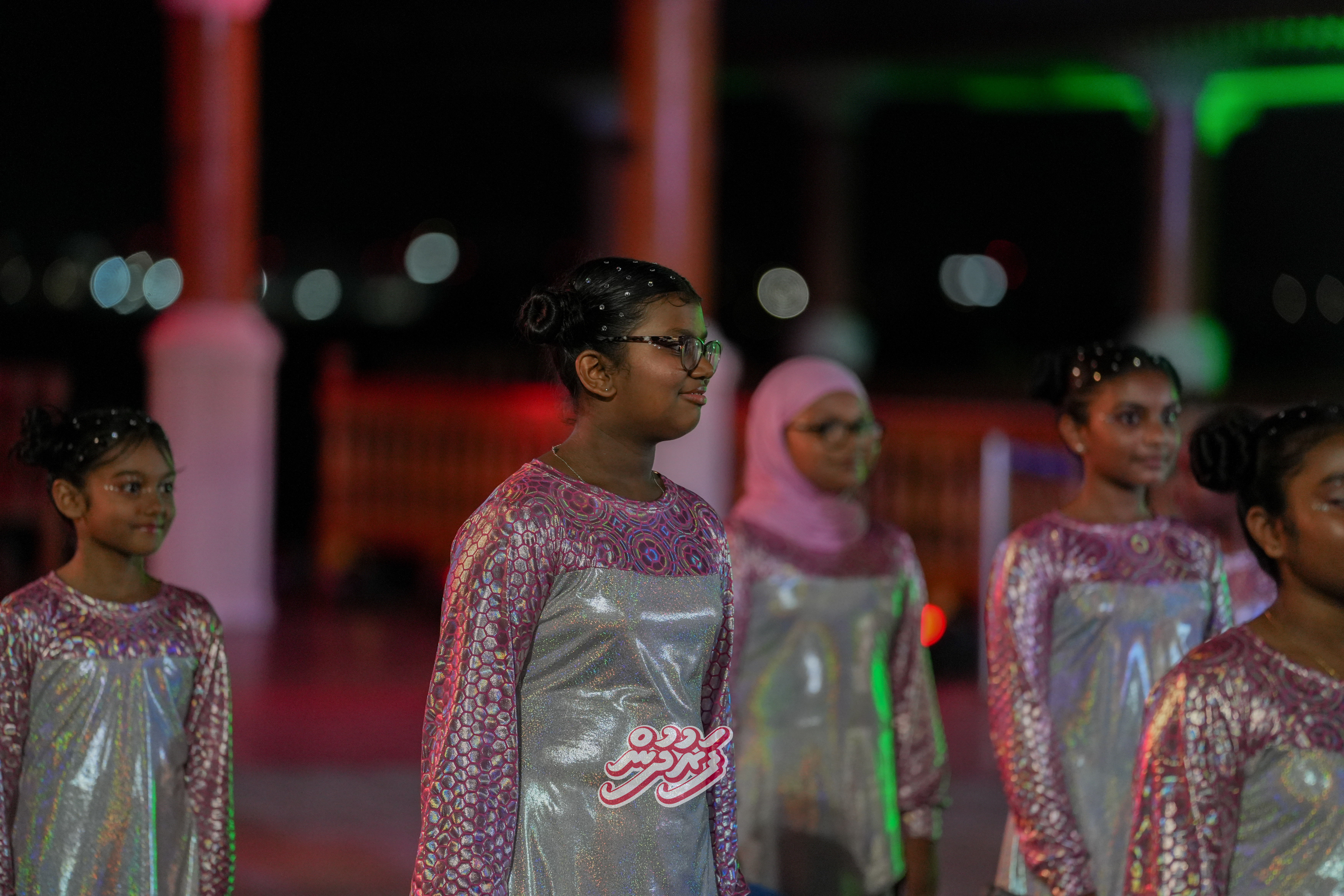 Minivan Dhuvas 2026