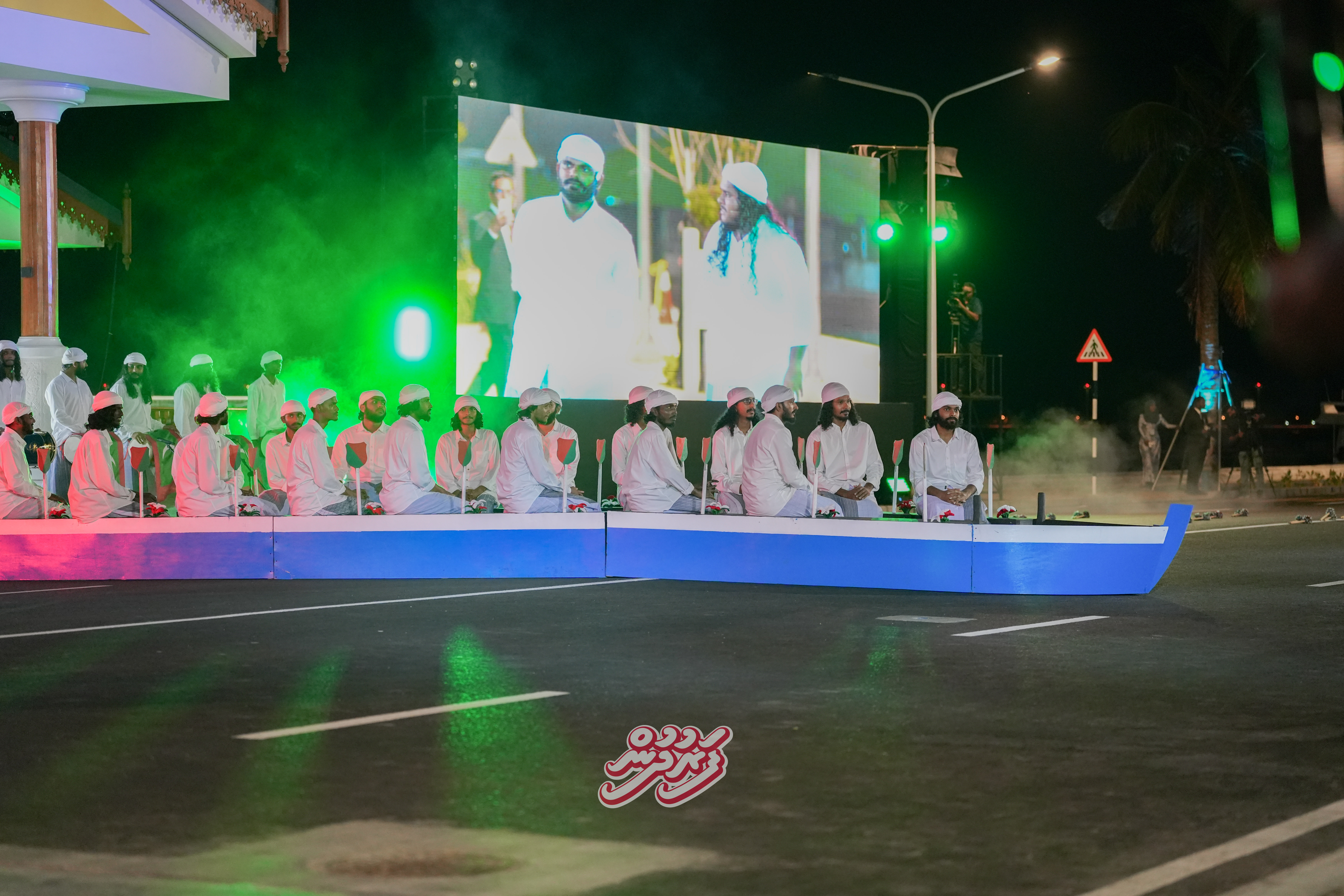 Minivan Dhuvas 2026