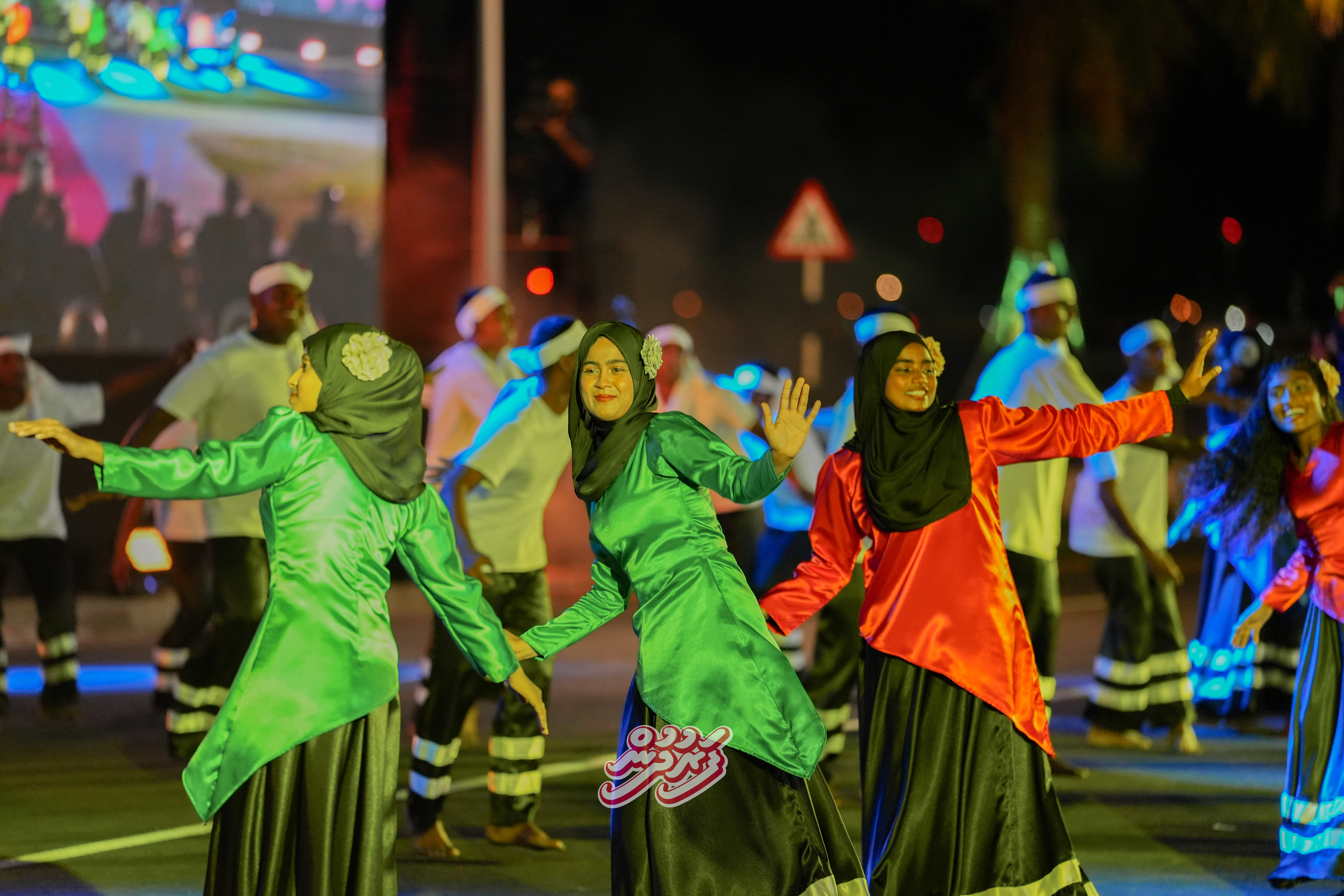 Minivan Dhuvas 2026