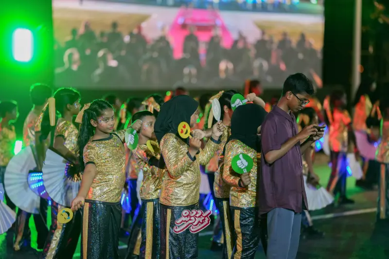 Minivan Dhuvas 2026