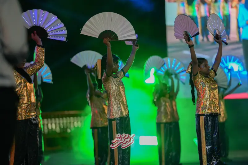 Minivan Dhuvas 2026