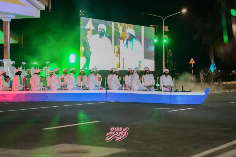 Minivan Dhuvas 2026
