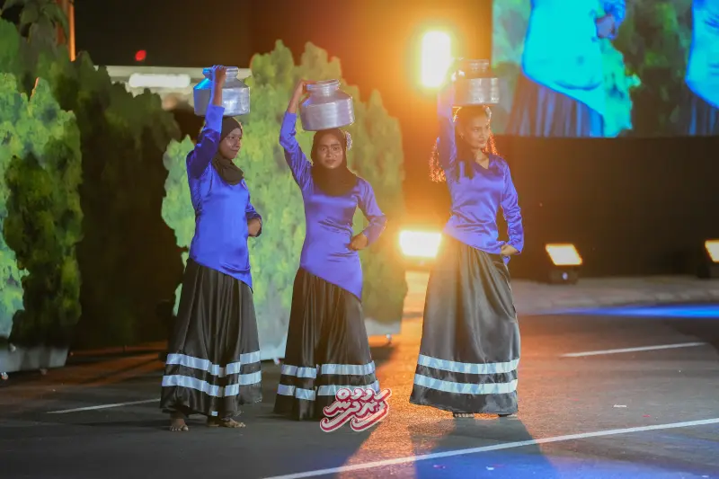 Minivan Dhuvas 2026