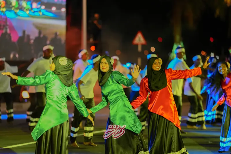 Minivan Dhuvas 2026