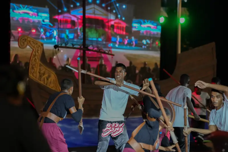 Minivan Dhuvas 2026