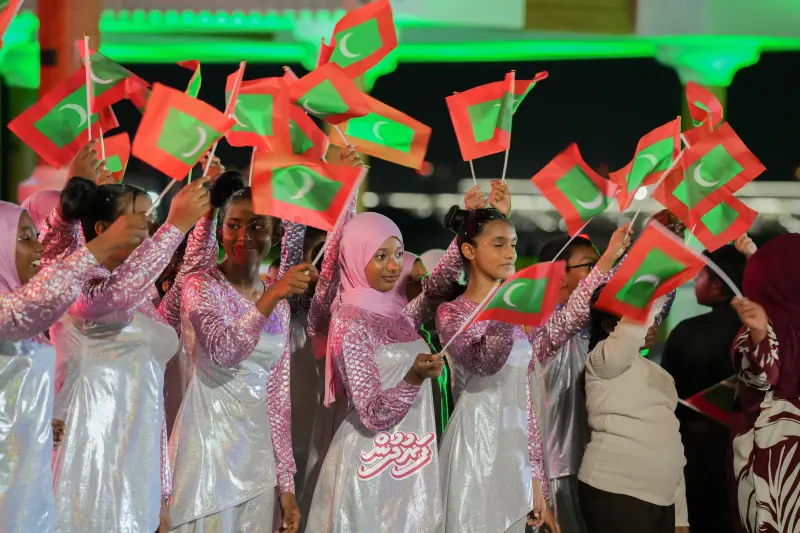 Minivan Dhuvas 2026
