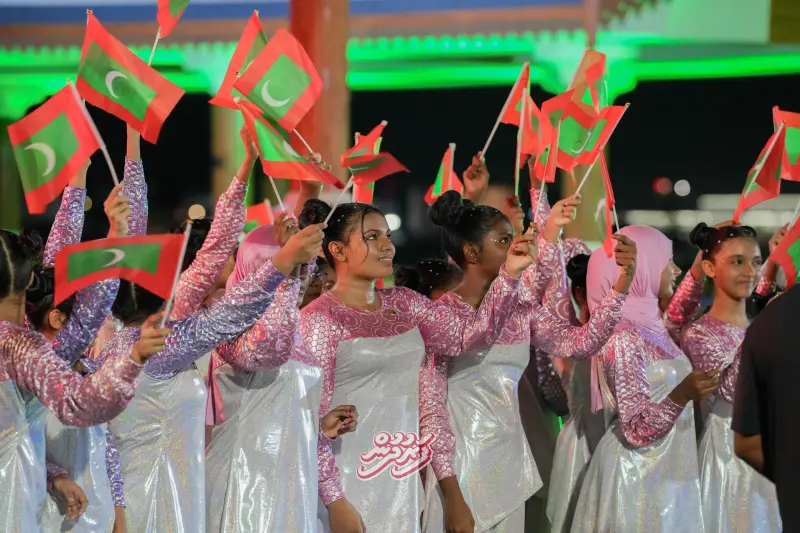 Minivan Dhuvas 2026