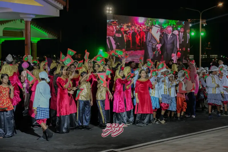 Minivan Dhuvas 2026
