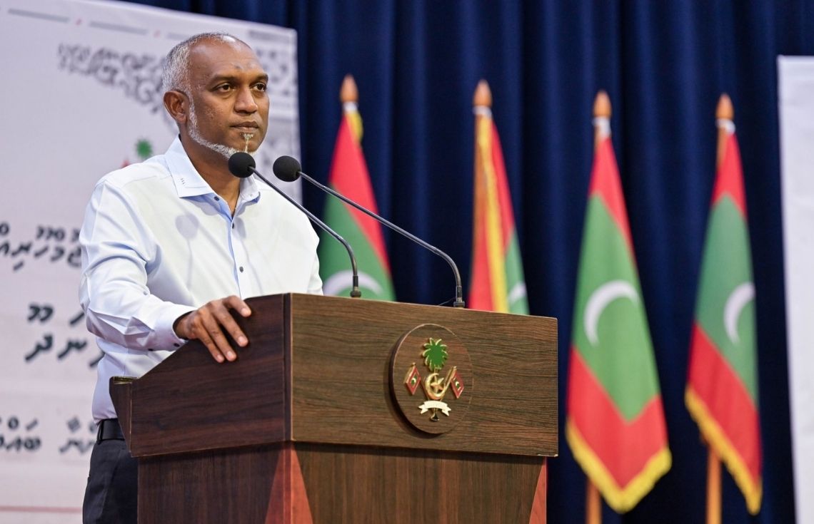 ރައީސް މުޢިއްޒު ފޮނަދޫ ރައްޔިތުންނާއި ބައްދަލުކުރެއްވެވުން
