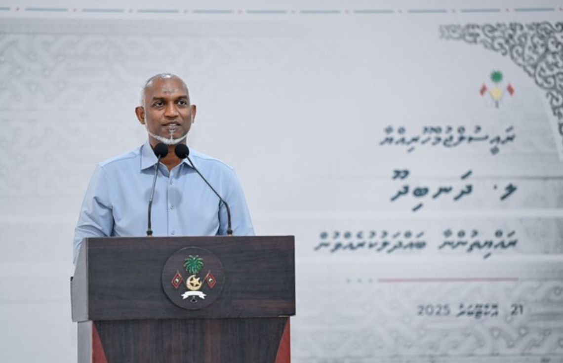 ރައީސް މުއިއްޒު ދަނބިދޫ ރައްޔިތުންނާއި ބައްދަލުކުރެއްވުން