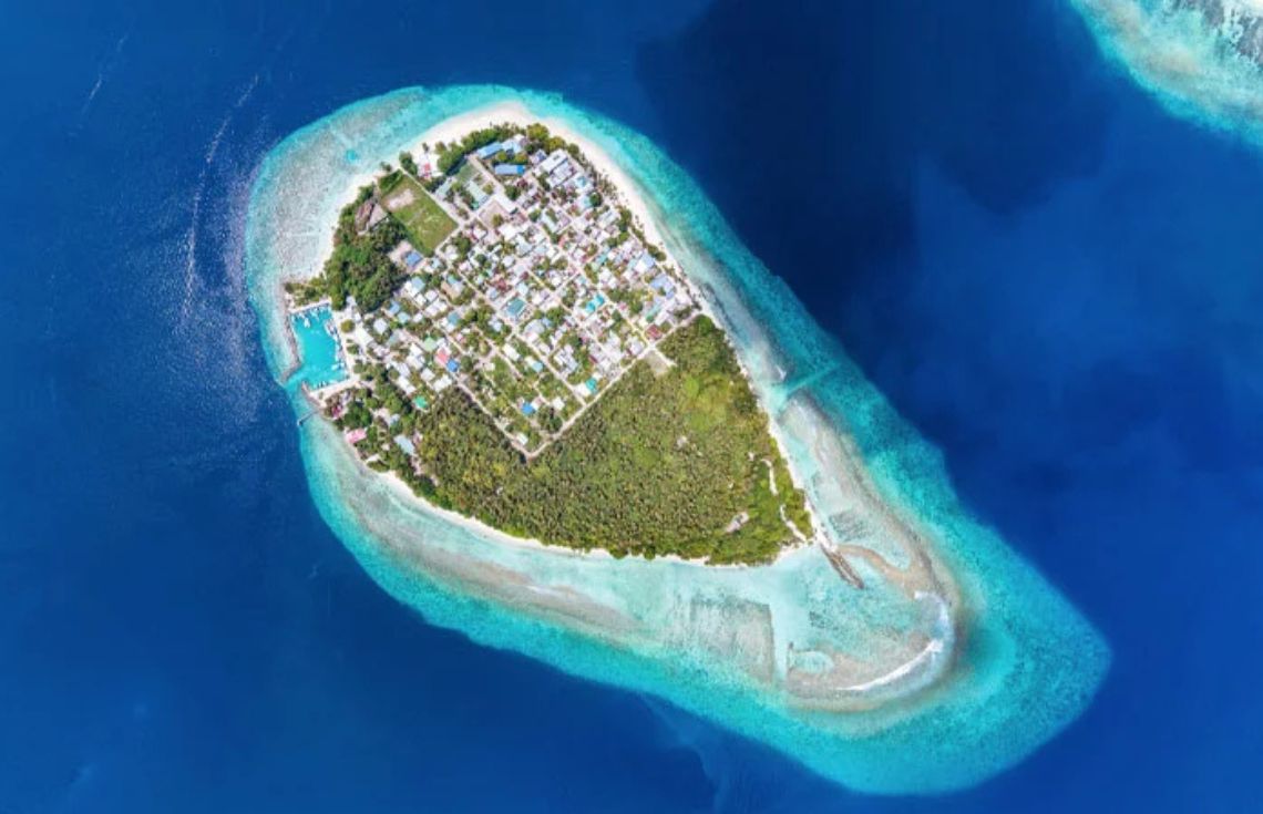 އއ. މާޅޮހުން ޒަޚަމްތަކާއެކު މަރުވެފައި އޮއްވާ ފެނުނު މީހާގެ ހަށިގަނޑު ޕޯސްޓުމޯޓަމް ހެދުމަށް މާލެއަށް، ފުލުހުން ބޮޑު ތަޙުޤީޤަކަށް