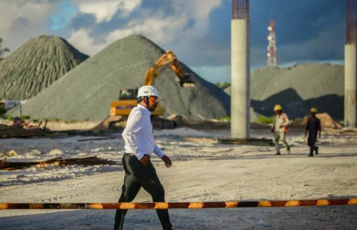 ވީއައިއޭގެ ކްރެޑިޓް ރައީސް ޞާލިޙަށް ދޭންޖެހޭނަމަ ހަނިމާދޫ އެއަރޕޯޓްގެ ކްރެޑިޓް ދޭންޖެހެނީ މި ސަރުކާރަށް: މުބީން