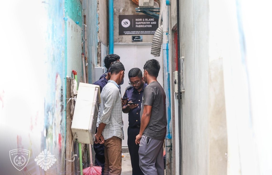 އިއްޔެ ހެނދުނު މާލެ މާފަންނު އަވަށުން ޤަވާއިދާ ޚިލާފަށް އުޅޭ ބިދޭސީންތަކެއް ހައްޔަރުކޮށްފި