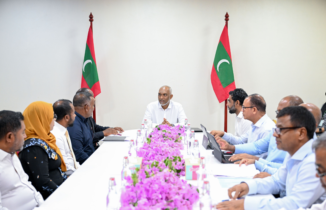 ރައީސުލްޖުމްހޫރިއްޔާ މަނަދޫގެ މުއައްސަސާތަކުގެ އިސްވެރިންނާ ބައްދަލުކުރައްވައިފި