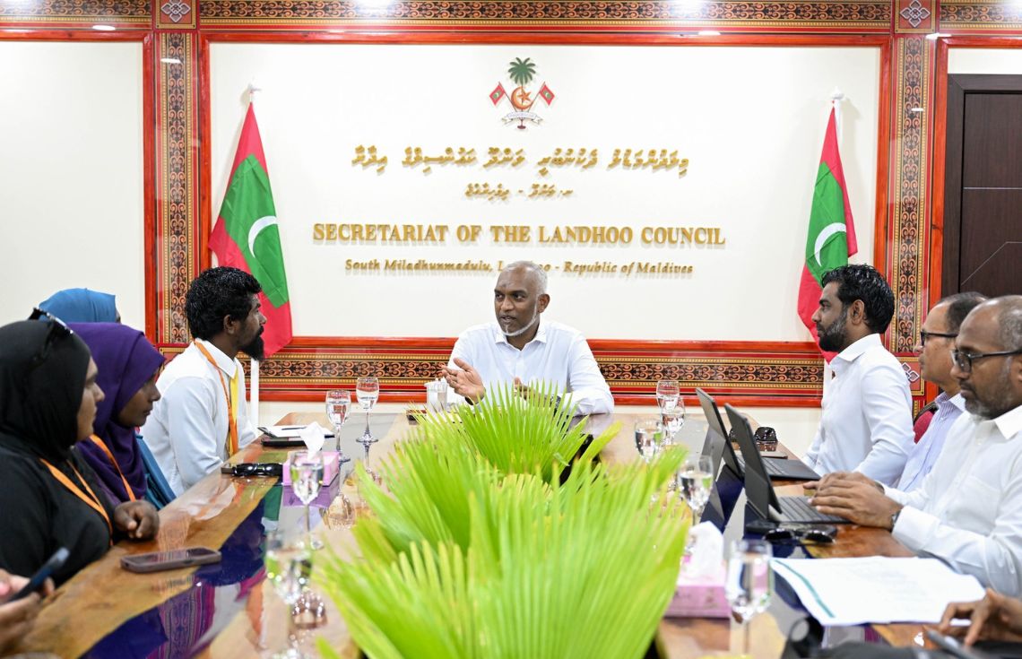 ރައީސުލްޖުމްހޫރިއްޔާ، ލަންދޫ މުއައްސަސާތަކުގެ އިސްވެރިންނާއި ބައްދަލުކުރައްވާ ރަށު ތަރައްޤީއާއި ގުޅޭ މަޝްވަރާތައް ކުރައްވައިފި