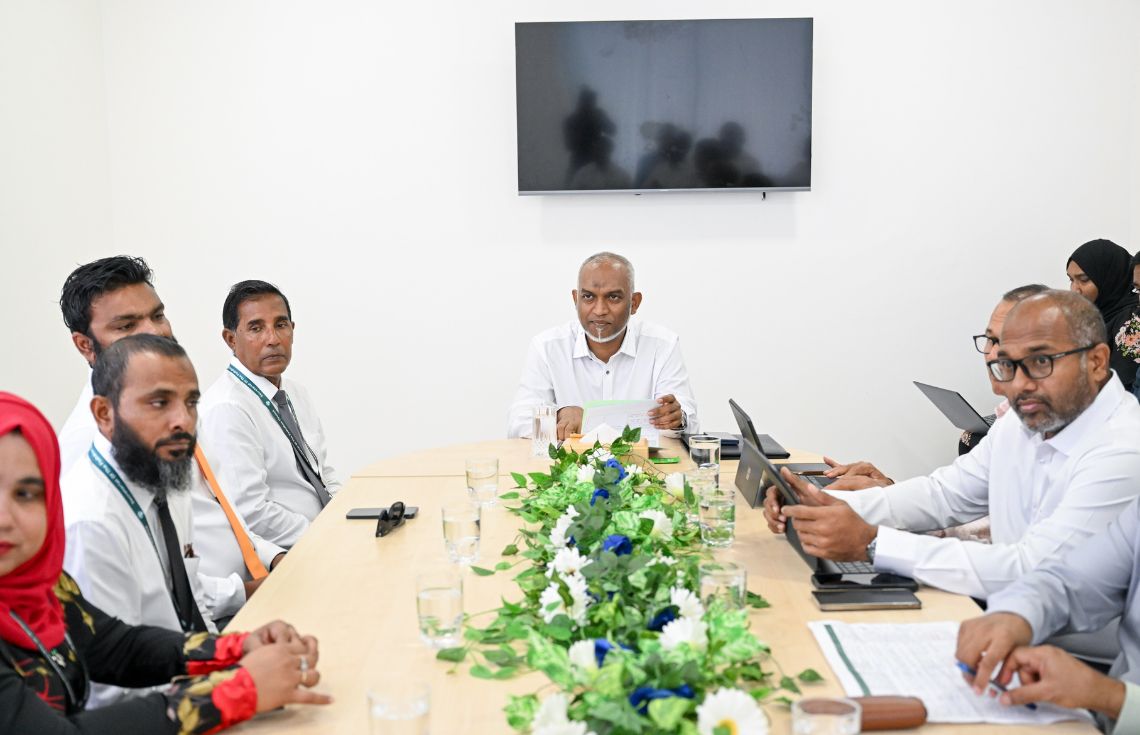 ރައީސް، ފޮއްދޫ ކައުންސިލާއި މުއައްސަސާތަކުގެ އިސްވެރިންނާއި ބައްދަލުކުރައްވައިފި