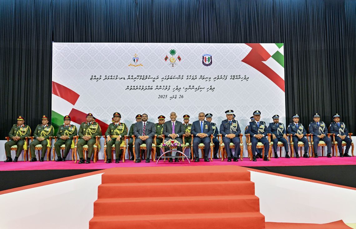 ރާއްޖޭގެ ތާރީޚުގައި ފުރަތަމަ ފަހަރަށް، މިނިވަން ދުވަހުގައި ރައީސް، ސިފައިންނާއި ފުލުހުންނާއި ބައްދަލުކުރައްވައިފި