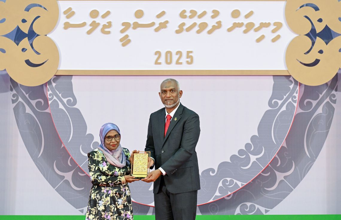 94 ބޭފުޅަކަށް ރައީސުލްޖުމްހޫރިއްޔާ، ޝަރަފުގެ ބެޖާއި، އައްޑަނަ ދެއްވައިފި