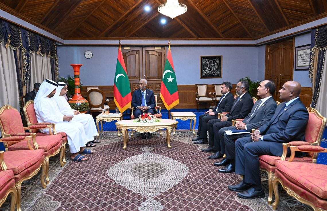 އަބޫދާބީ ފަންޑްގެ ޑިރެކްޓަރ ޖެނެރަލް ރައީސްގެ އަރިހަށް އިޚުތިރާމްގެ ޒިޔާރަތެއް ކުރައްވައިފި