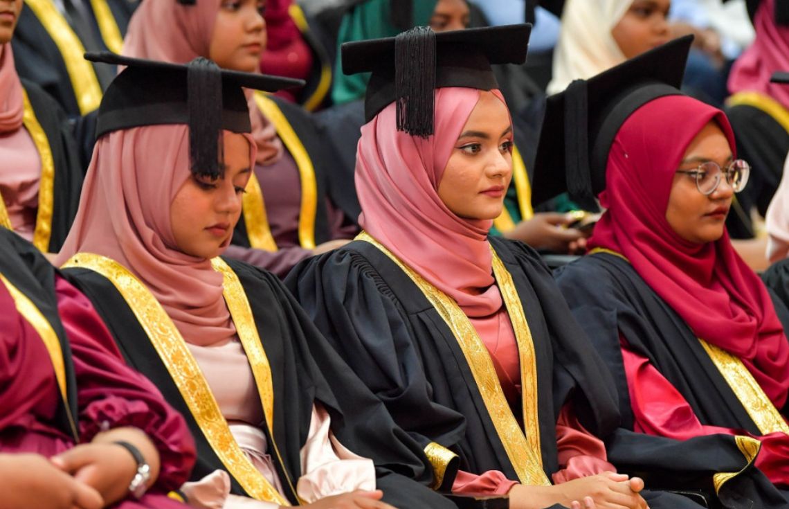 ޒަކާތު ފަންޑުގެ ސްކޮލަރޝިޕް: ފުރުޞަތު ގިނަ، އެދޭ ފަރާތްތައް މަދު