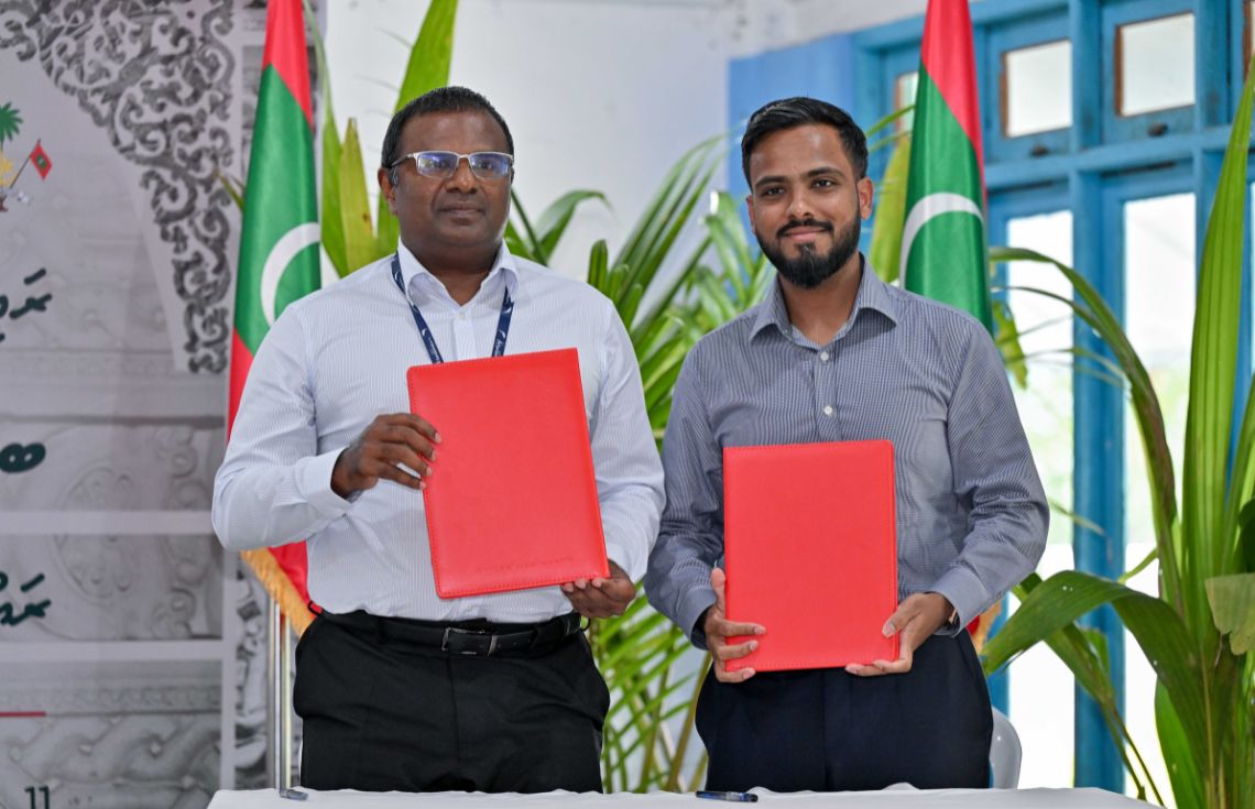 ބ. ކަމަދޫއަށް ސީޕްލޭން ޚިދުމަތް ދިނުމަށް މޯލްޑިވިއަންއާއި ހޯކްސް ހޮޓެލްސްއާ ދެމެދު އެއްބަސްވުމެއްގައި ސޮއިކޮށްފި