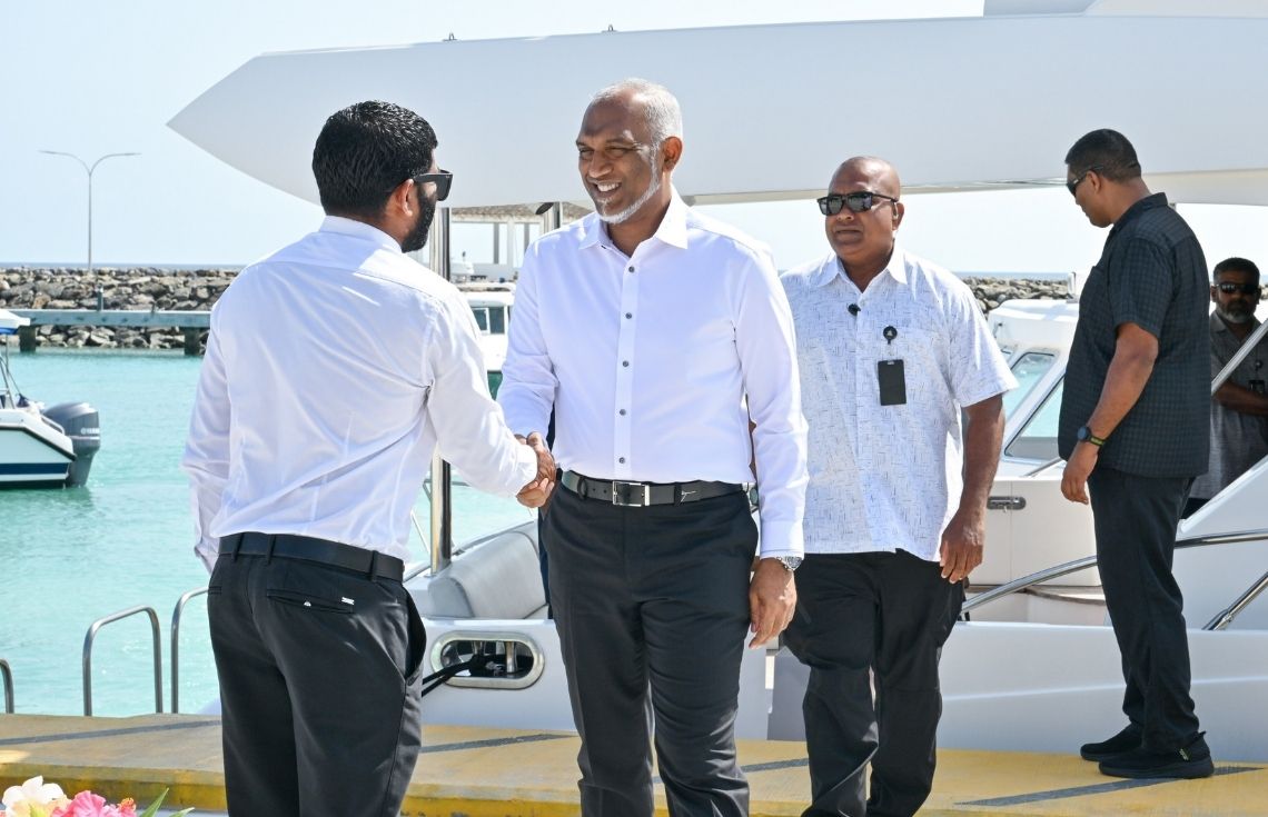ރައީސް ޑރ މުޢިއްޒު ކެންދުއަށް ވަޑައިގެންފި