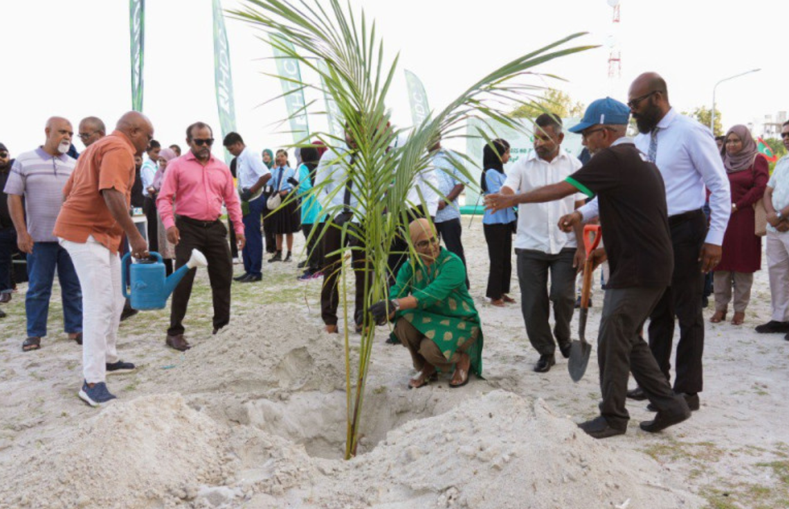 މިނިވަންދުވަހާ ގުޅުވައިގެން 60 ރުއް އިންދުމުގެ ހަރަކާތެއް ކުރިޔަށް ގެންގޮސްފި