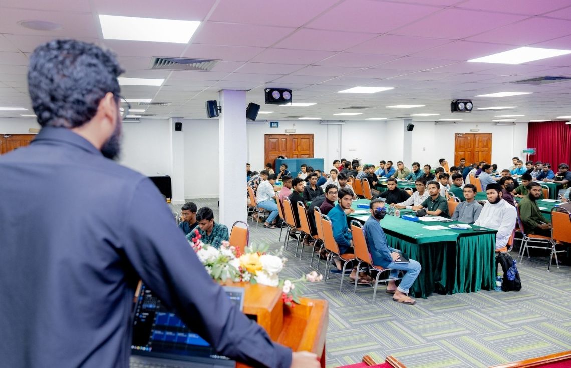 ޒުވާން ޚަޠީބުން ތަމްރީން ޕްރޮގުރާމުގެ ތިން ވަނަ ބުރު ނިންމާ ސަނަދު ހާސިލްކޮށްފި