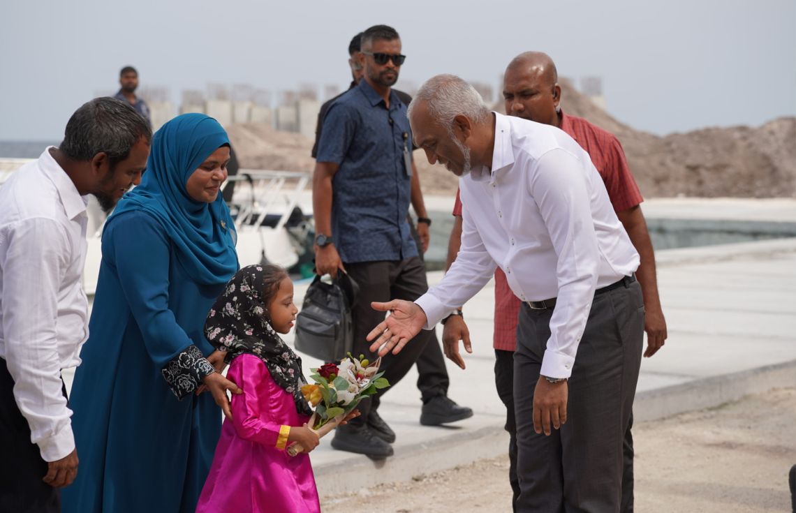 ބ.އަތޮޅަށް ކުރެއްވި ދަތުރުފުޅު ނިންމަވާލެއްވުމަށްފަހު ރައީސުލްޖުމްހޫރިއްޔާ މާލެ ވަޑައިގަންނަވައިފި