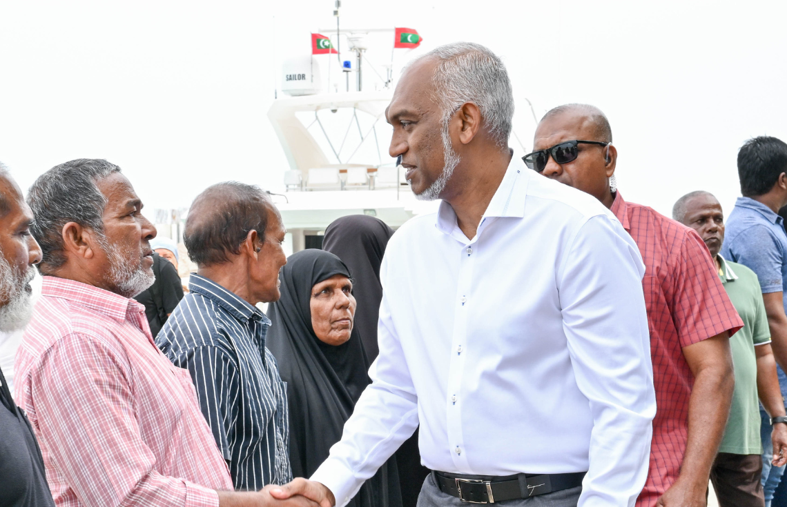 އއ. އަތޮޅަށް ކުރައްވާ ތިން ދުވަހުގެ ދަތުރުފުޅެއްގައި ރައީސުލްޖުމްހުރިއްޔާ ފުރާވަޑައިގެންފި