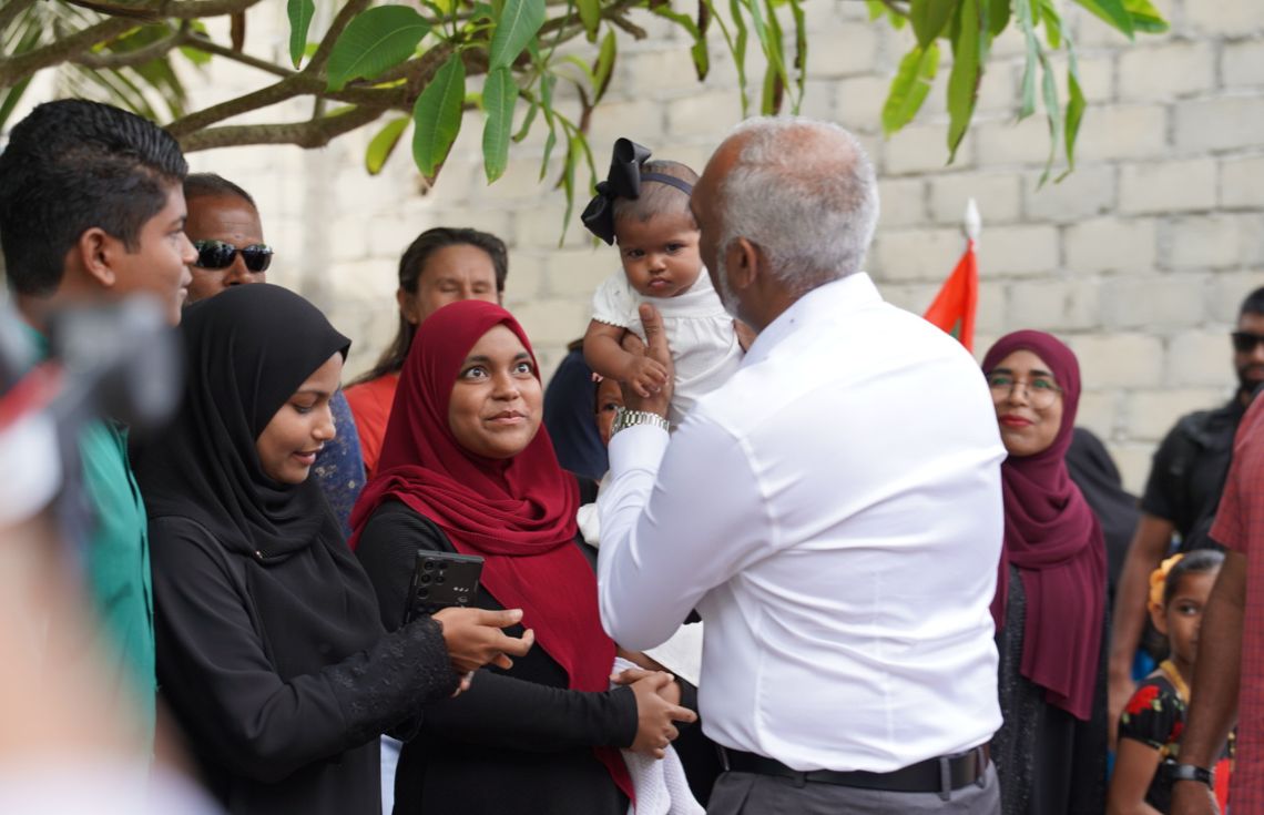 ރައީސް މުޢިއްޒު އއ. އަތޮޅަށް ކުރައްވާ ދަތުރުފުޅުގެ ފުރަތަމަ މަންޒިލަކަށް ހިމަންދޫ