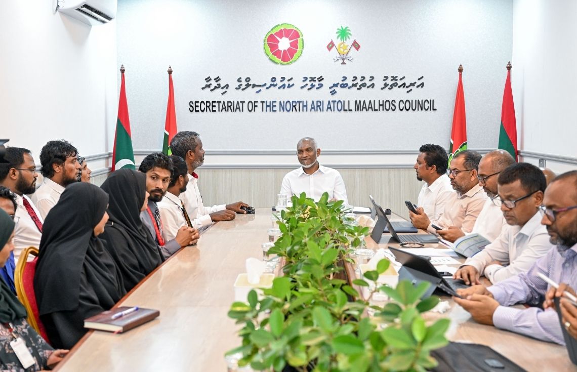 ރައީސުލްޖުމްހޫރިއްޔާ، އއ. މާޅޮސް ކައުންސިލާ ބައްދަލުކުރައްވާ މުހިންމު މަޝްވަރާތަކެއް ކުރައްވައިފި