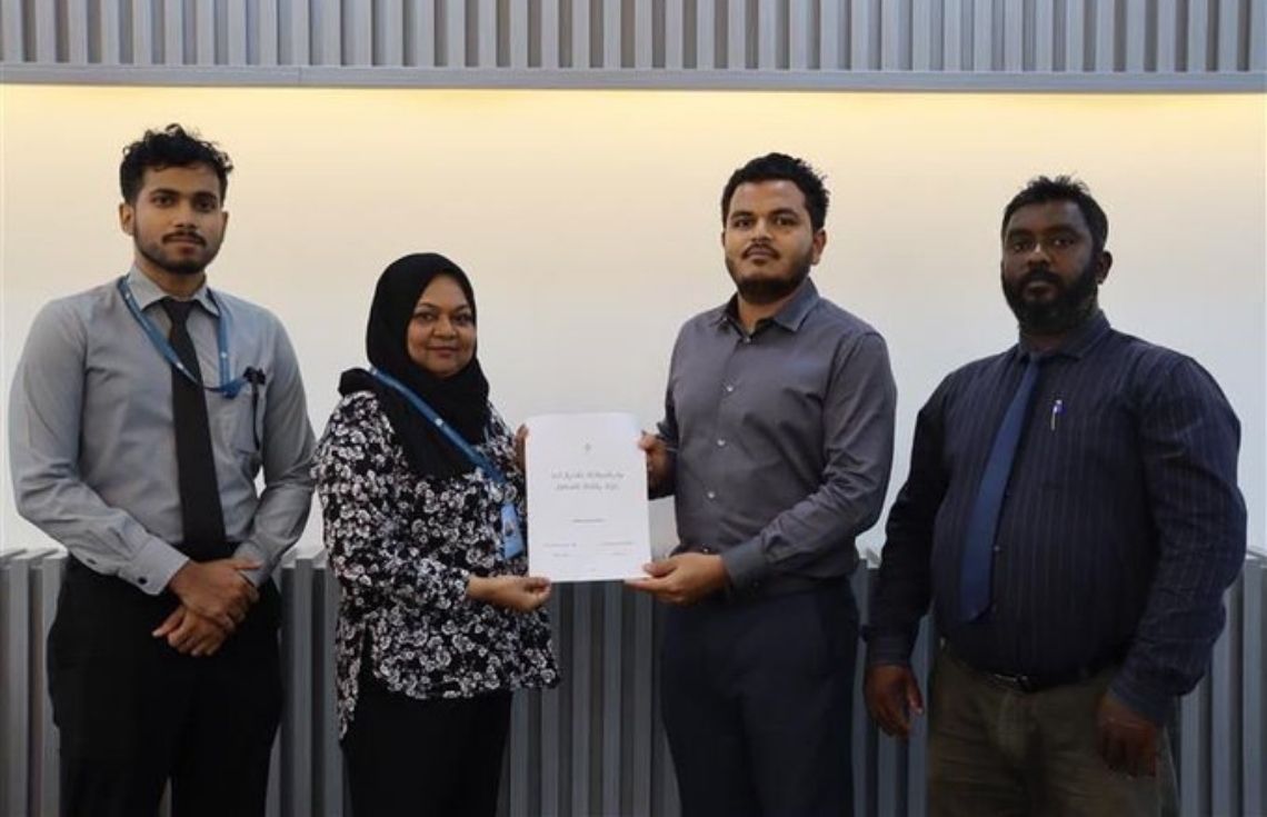 އއ. އަތޮޅުގައި އައިޑީކާޑު ޕްރިންޓުކޮށް ދޫކުރުމުގެ ޚިދުމަތް ފަށައިފި
