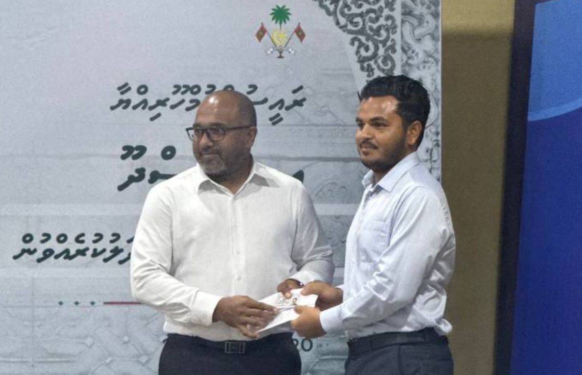 ރަސްދޫގައި ޕާސްޕޯޓާއި އައިޑީކާޑުގެ ޚިދުމަތް ރަސްމީކޮށް ފަށައިފި