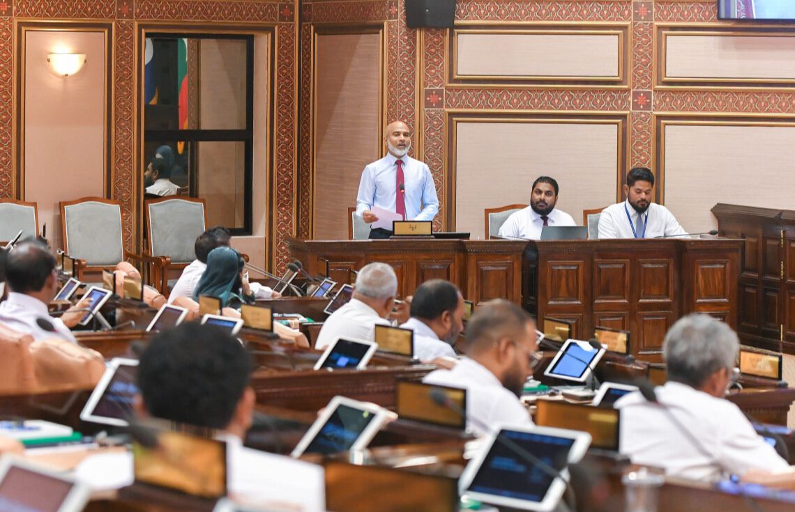 ދައުރުން ބޭރުގައި ބާއްވާ ޖަލްސާއެއް ބުދަދުވަހު ބާއްވަނީ