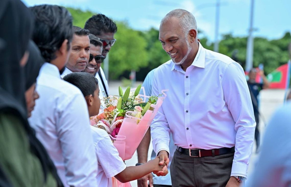 ހދ. އަތޮޅުގެ ރަށްތަކަށް ކުރެއްވި ދަތުރުފުޅު ނިންމަވާލެއްވުމަށްފަހު ރައީސް މާލެ ވަޑައިގެންފި