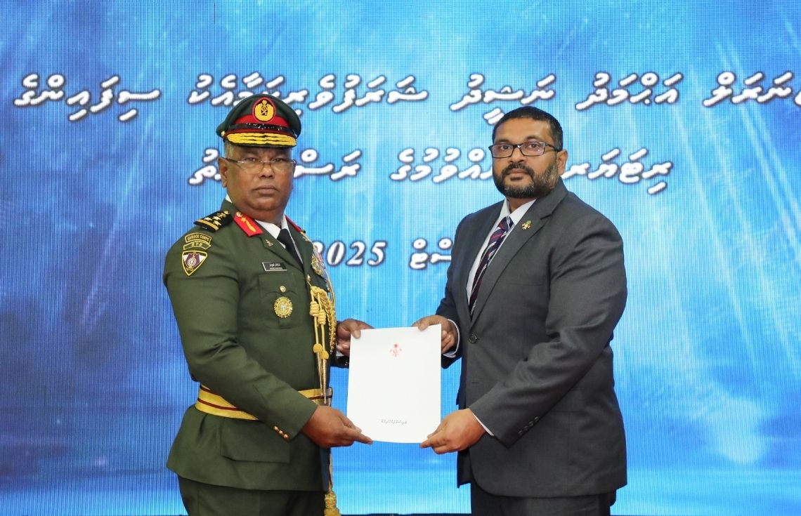 ބްރިގޭޑިއަރ ޖެނެރަލް އަޙްމަދު ނަޝީދު، 37 އަހަރަށްފަހު ސިފައިންގެ ޚިދުމަތުން ޝަރަފުވެރިކަމާއެކު ރިޓަޔަރކުރައްވައިފި