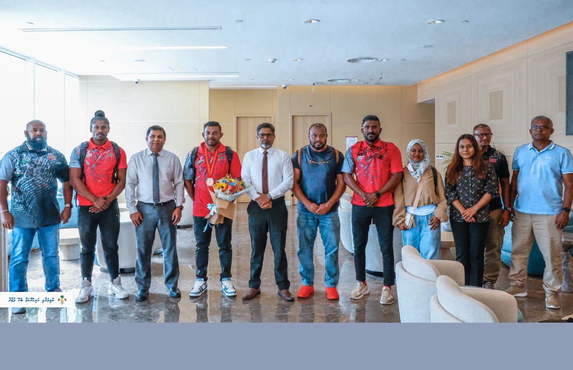 ތައިލެންޑުގައި ކުރިޔަށް ދިޔަ ބޮޑީ ބިލްޑިން މުބާރާތުން ލޯ މެޑަލް ހޯދި ޓީމަށް މަރުހަބާ ކިޔައިފި
