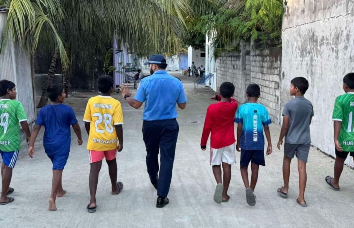 ފުލުހުންގެ ދުވަހާ ގުޅިގެން ބ. އަތޮޅުގެ 8 ރަށެއްގައި "ވޯކް އެންޑް ޓޯކް" ޙަރަކާތް ކުރިއަށް ގެންގޮސްފި