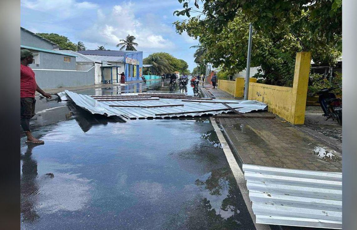ވިއްސާރައިގަ އައްޑޫ ސިޓީއަށް ލިބުނު ގެއްލުމާއި ގުޅިގެން އެމްއެންޑީއެފް ސަދަން އޭރިއާ ކޮމާންޑުގެ ސިފައިން އެހީތެރިކަން ފޯރުކޮށްދީފި