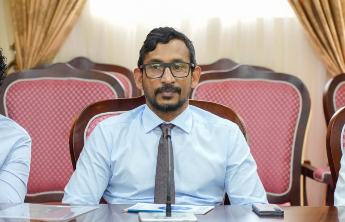 މަޖިލީހަށް ހުށަހަޅާފައިވާ މީޑިއާ ބިލަކީ ސޯޝަލް މީޑިއާ ބަންދުކުރަން ހުށަހަޅާފައިވާ ބިލެއް ނޫން: އެމްޕީ ފަލާހް