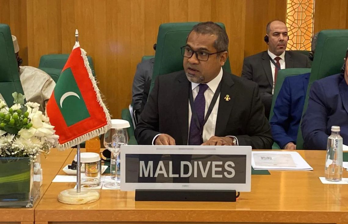 ޢަރަބި އިސްލާމީ ޤައުމުތަކުގެ ކުއްލި ބައްދަލުވުމެއްގައި ބައިވެރިވެވަޑައިގަތުމަށް ޚާރިޖީ ވަޒީރު ޤަތަރަށް ފުރާވަޑައިގެންފި