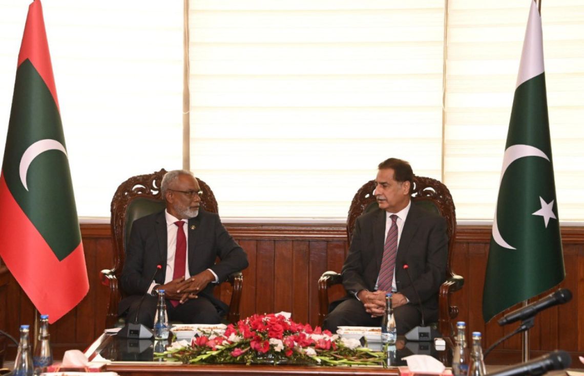 ޕާކިސްތާނުގެ ޤާނޫނު ހަދާ މަޖިލިހާ ގުޅުން ބަދަހިކުރުމަށް މަޝްވަރާކުރައްވައިފި