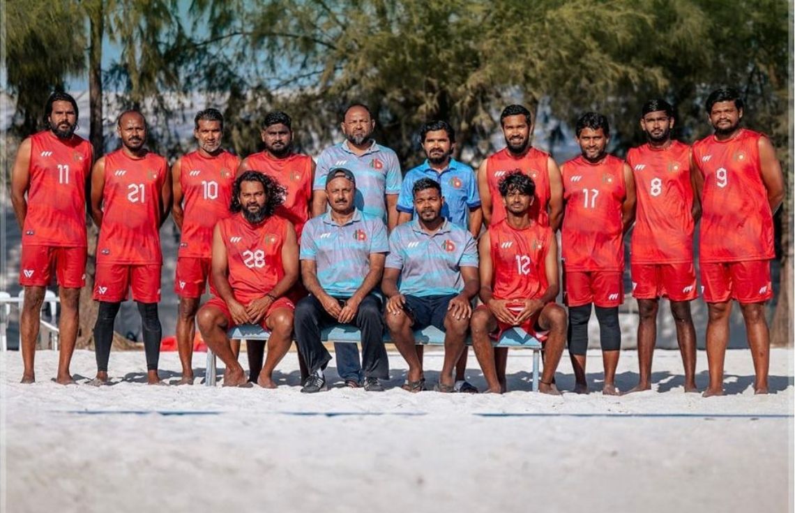 ބީޗް ހޭންޑްބޯލް ޗެމްޕިއަންޝިޕްގައި ވާދަކުރާ ދިވެހި ޤައުމީ ޓީމަށް ފުރިހަމަ ކާމިޔާބީއަކަށް އެދެން: ރައީސް