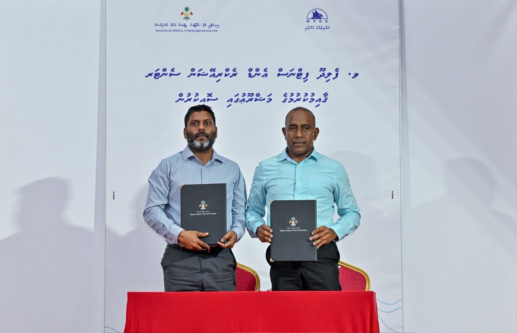 ވ. ފެލިދޫގައި ފިޓްނަސް އެންޑް ރެކްރިއޭޝަން ސެންޓަރު ޤާއިމްކުރުމުގެ މަޝްރޫޢުގެ އެއްބަސްވުމުގައި ސޮއިކޮށްފި