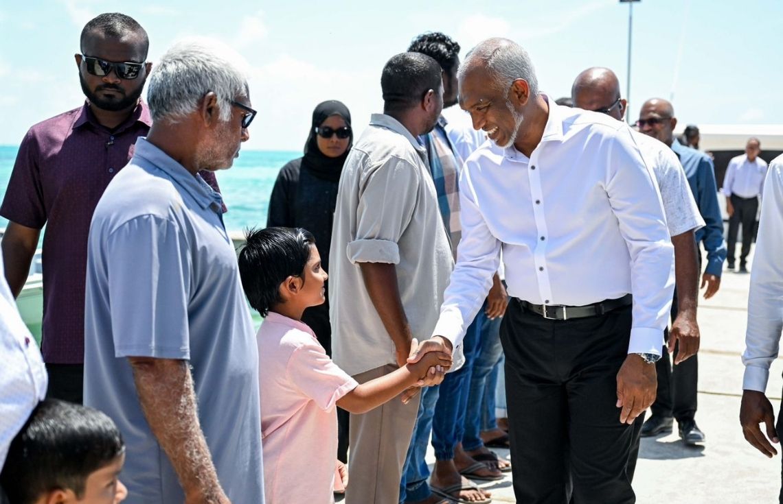 ރައީސްގެ މުލަކުއަތޮޅު ދަތުރުފުޅުގެ ތެރެއިން ރަތްމަންދޫއަށް ވަޑައިގެންފި