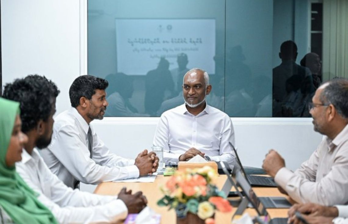 ރައީސް ވިލިފުށީ ކައުންސިލާއި އަންހެނުންގެ ކޮމިޓީ އަދި މުއައްސަސާތަކުގެ ވެރިންނާ ބައްދަލުކުރައްވައިފި