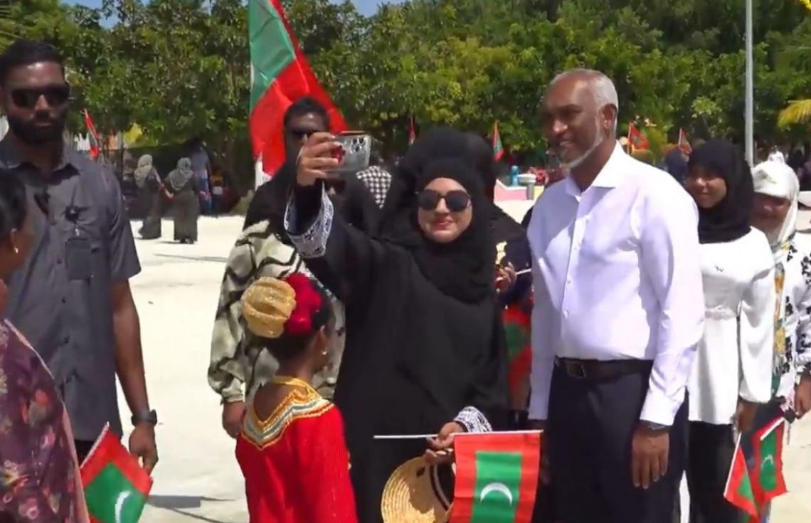 ރައީސްގެ ކޮޅުމަޑުލު ދަތުރުފުޅުގެ ތެރެއިން ކަނޑޫދޫއަށް ވަޑައިގެންފި