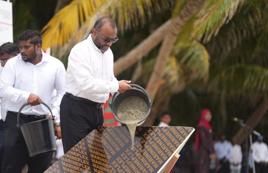 ހިރިލަންދޫގައި އަލަށް އިމާރާތް ކުރާ މިސްކިތުގެ ބިންގާ އަޅައިފި