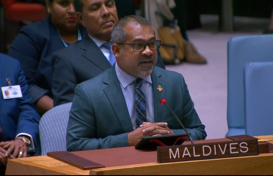 ފަލަސްޠީނުގައި ހިންގަމުންދާ ޤަތުލްޢާއްމު ނުފެންނަކަމަށް ހަދައިގެން ބޮޑެތި ޤައުމުތަކުން  ތިބި ތިބުމަކީ ޤަރުނުގެ އެންމެ ބޮޑު ލަދު